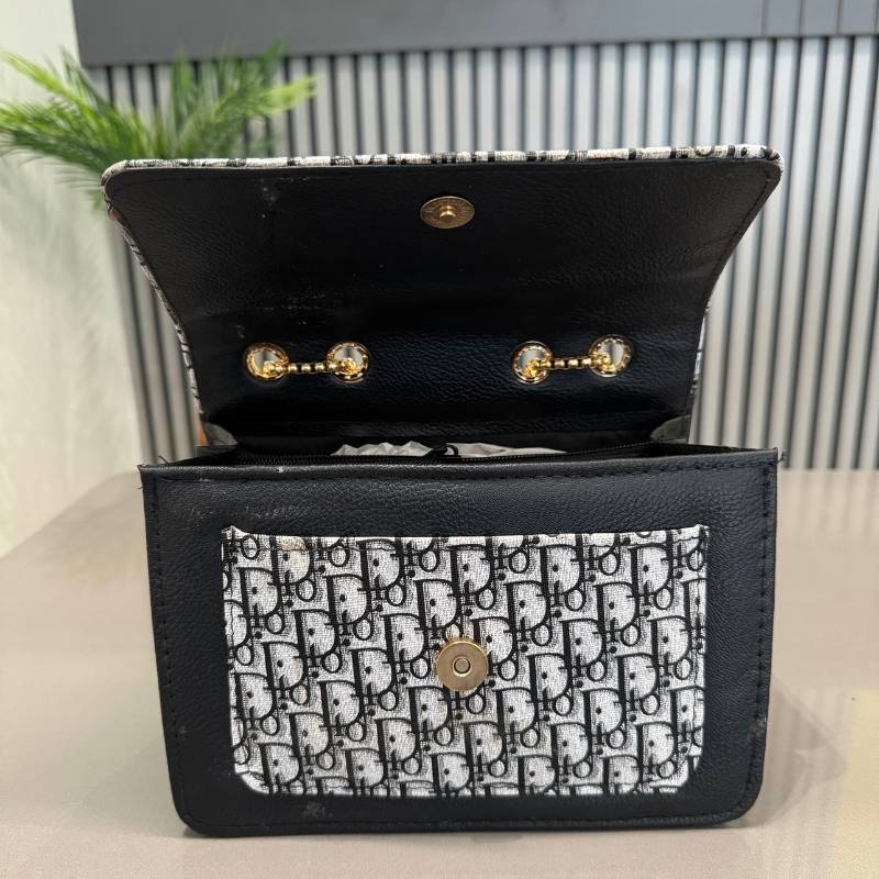 Black Elegant Cat Handle Handbag - Image 6