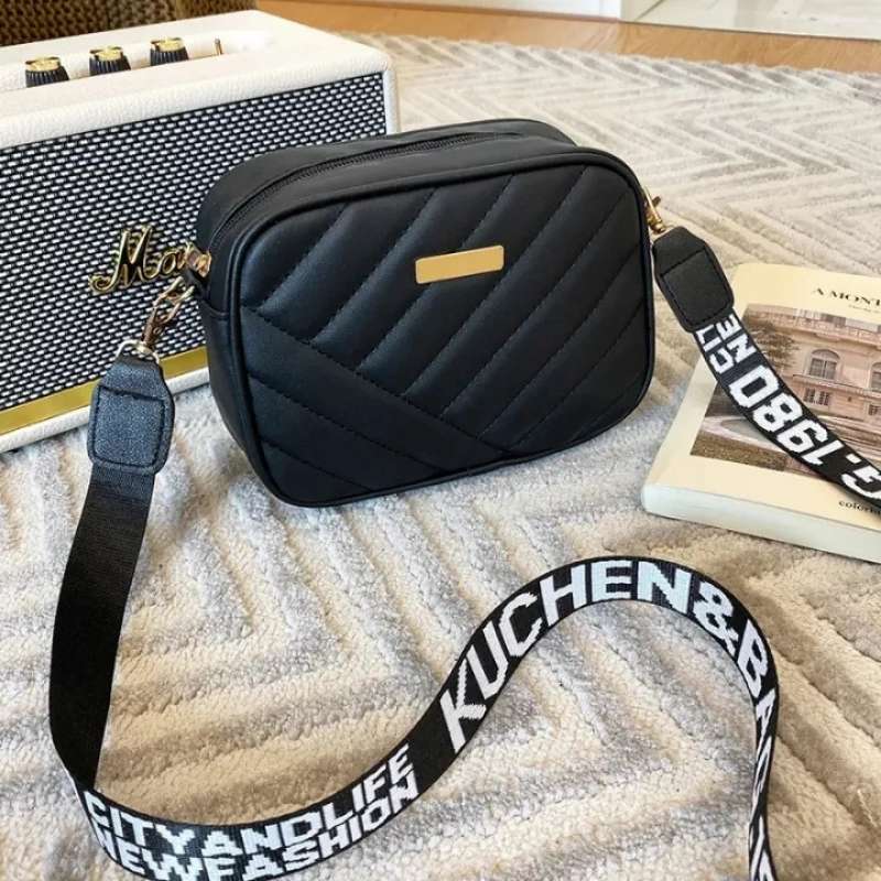 Black Leather Handbag for Girls - Image 6