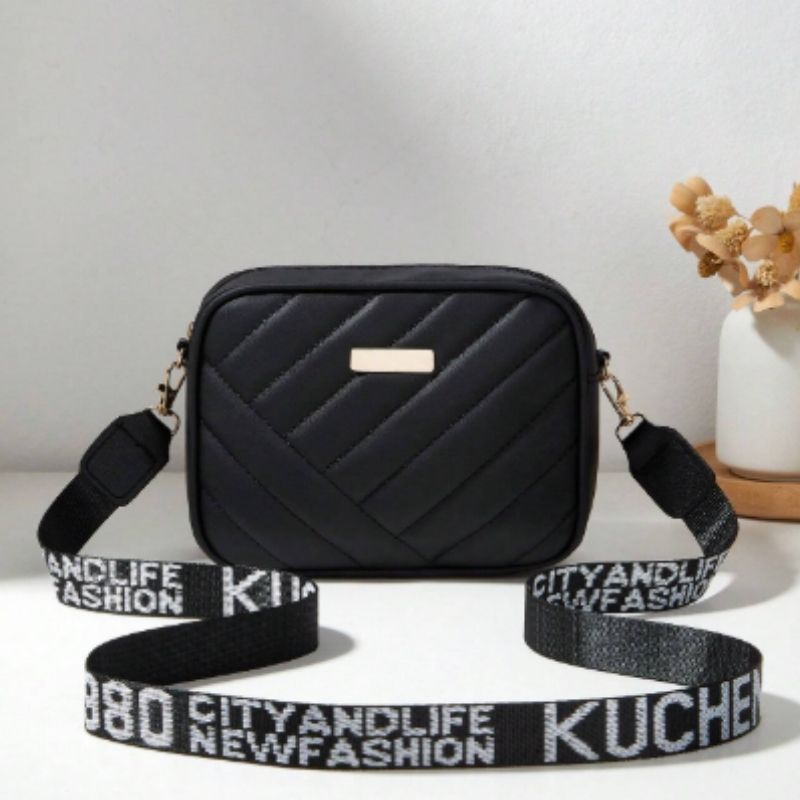 Black Leather Handbag for Girls - Image 2