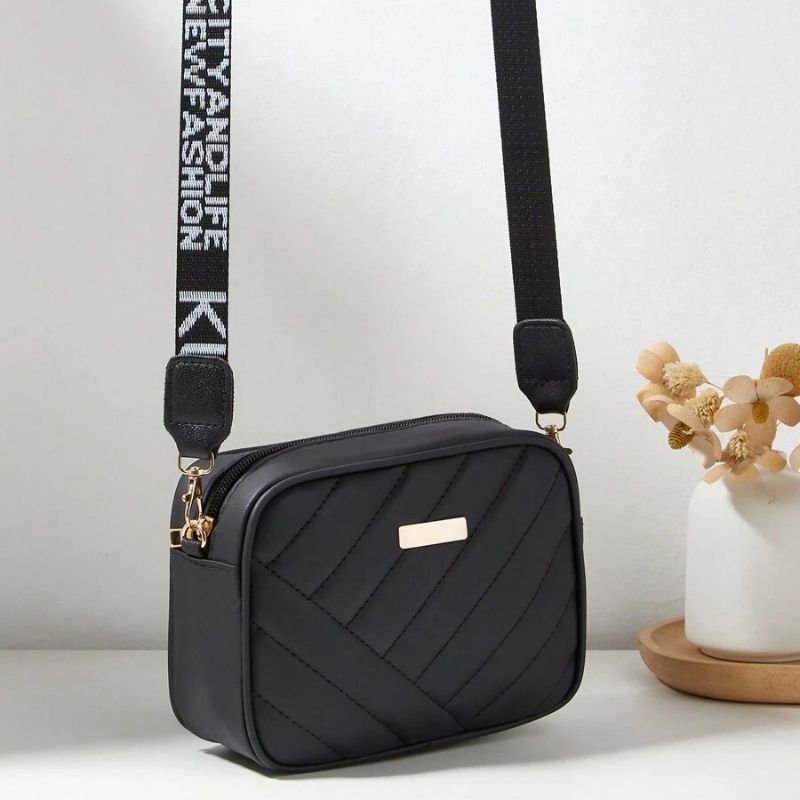 Black Leather Handbag for Girls - Image 3