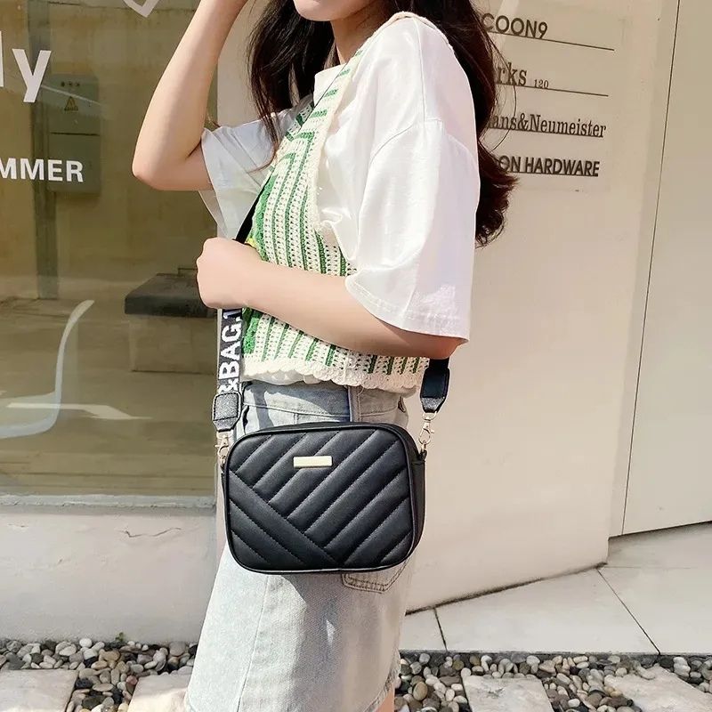 Black Leather Handbag for Girls - Image 7